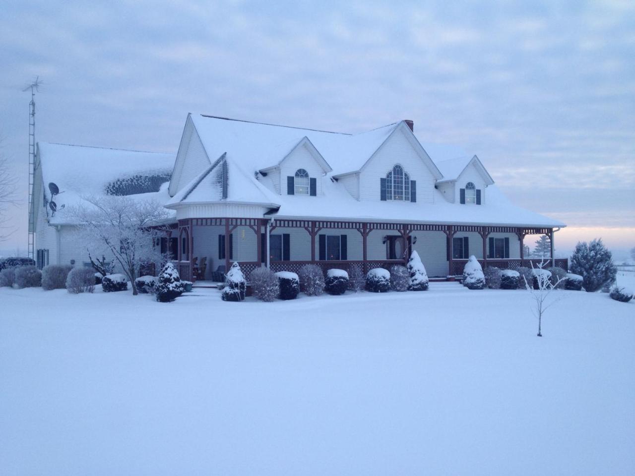Green Gables Bed & Breakfast Odon Exterior photo